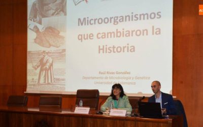 Charla en la Universidad de la Experiencia sobre ‘Microorganismos que cambiaron la historia’