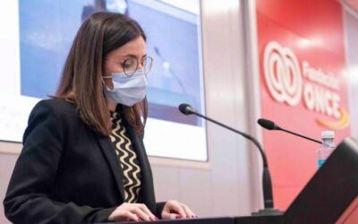 Beatriz Mateos, que realizó su TFG en nuestro grupo de investigación, galardonada con  la beca ‘Oportunidad al Talento’